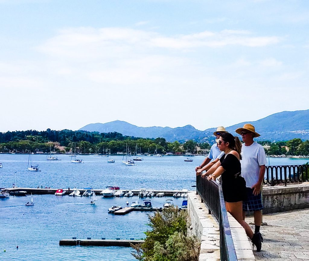 Tips to stay safe while travelling
