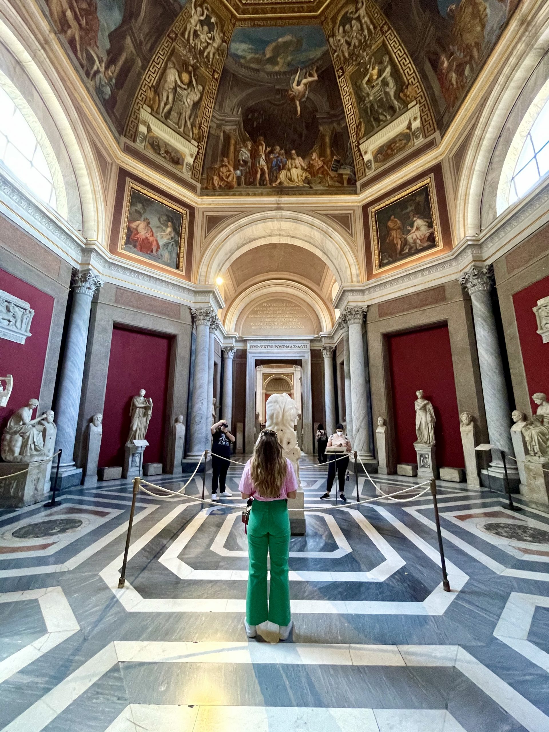 visiting-art-gallery-in-italy-during-tefl