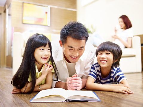 children reading
