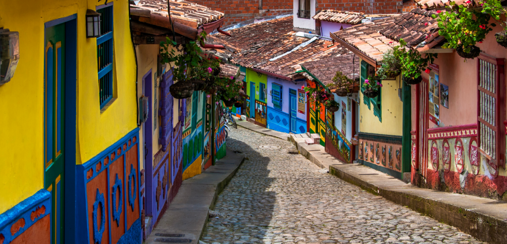 teach in Colombia