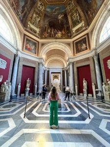 visiting-art-gallery-in-italy-during-tefl, tefl internship in Italy from Ireland