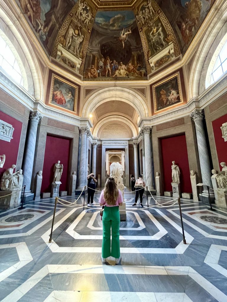 visiting-art-gallery-in-italy-during-tefl, tefl internship in Italy from Ireland