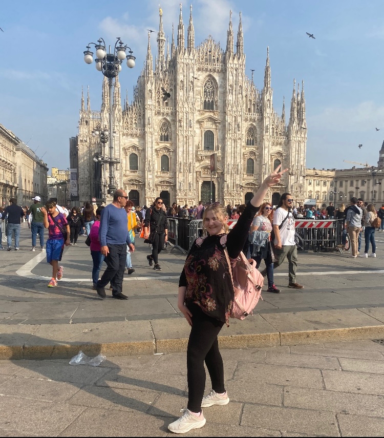 Sinead sightseeing in Italy