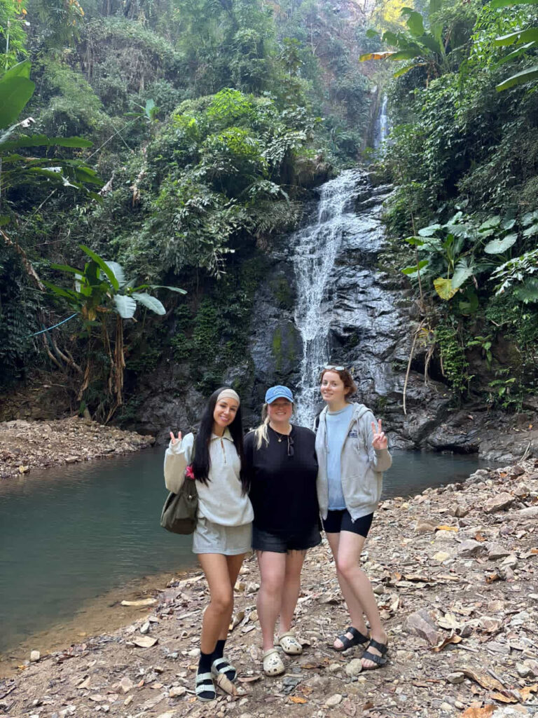 TEFL interns in Thailand exploring
