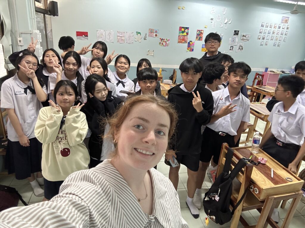 TEFL.ie intern Lauren with her students in Thailand
