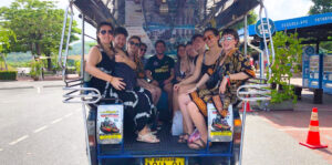 Group of TEFL interns travelling together in Thailand during their teach English abroad placement